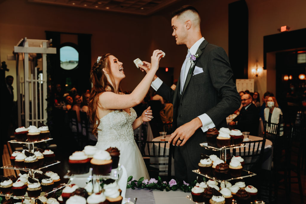 Feed me the Cake